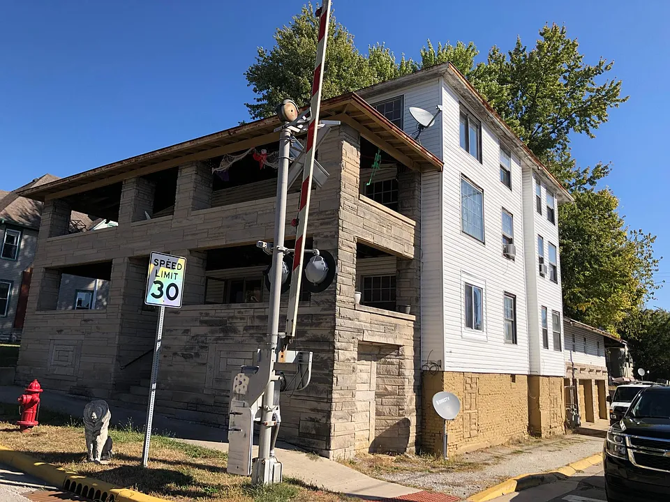 402 N Main St #6