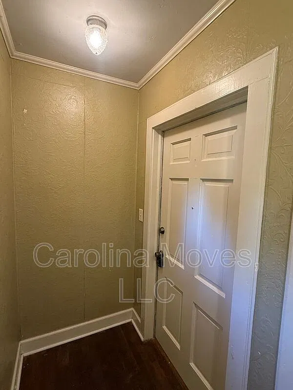 2 bed, 1.0 bath, 1250 sqft, $1,250 — Photo 2
