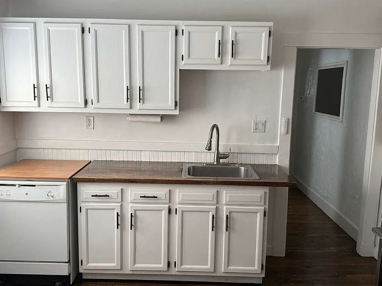 50 Raymond St — Photo 18