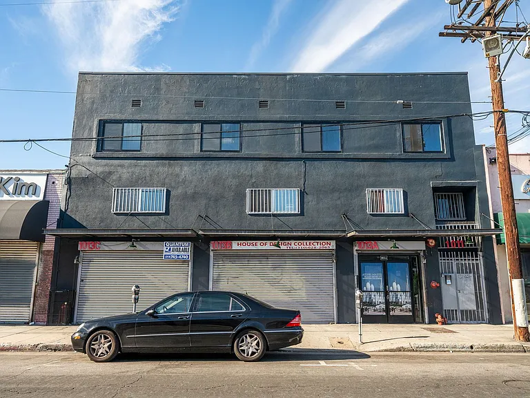 1011 San Julian St #203 — Photo 1