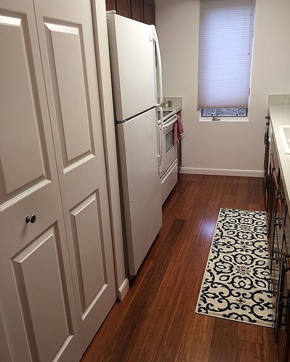 1st image of 5547 Golfview Ct