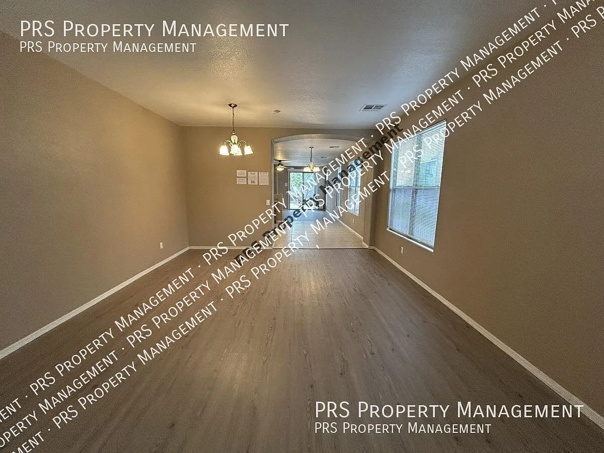 San Tan Single Family Home — Photo 4