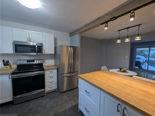 1440 Garth St #32, Hamilton, ON L9B 1R6