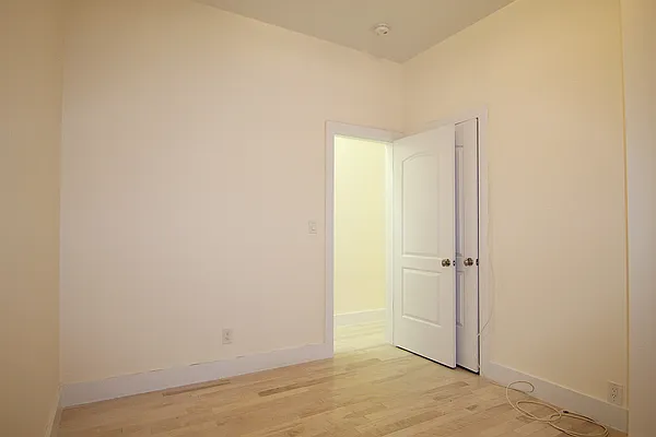 Rented by Compass | media 7