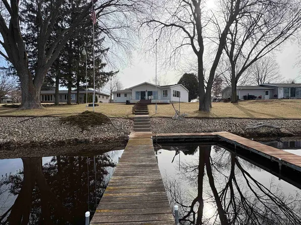 N5643 Riverside Dr, Shawano, WI 54166
