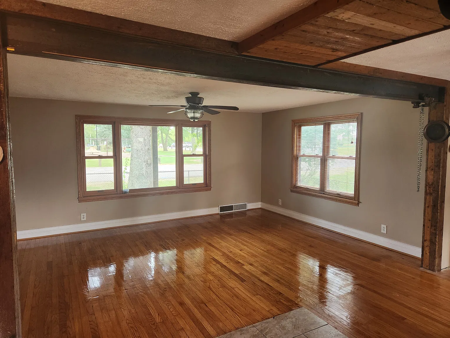 1 bed, 1.5 bath, 1085 sqft, $1,600 — Photo 3
