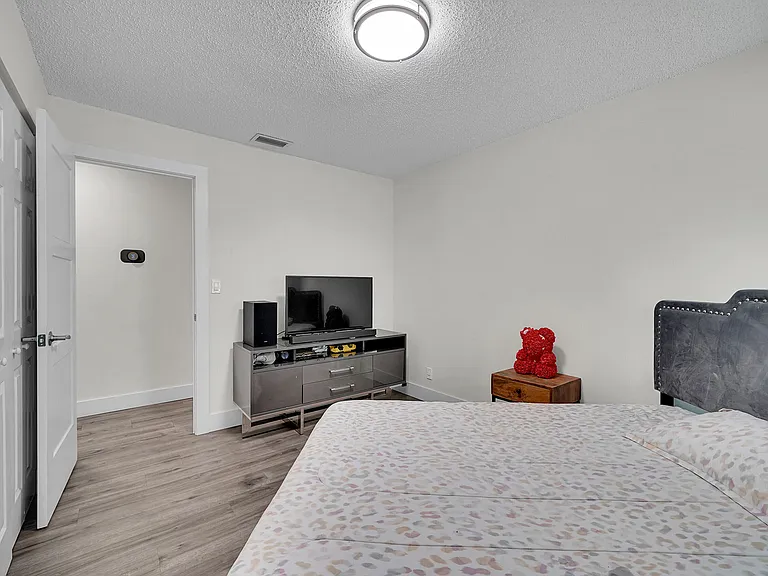 10108 SW 53rd Ct — Photo 26