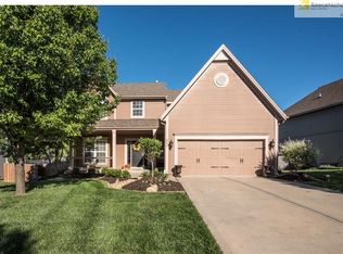 324 W Cottonwood Dr, Raymore, MO 64083