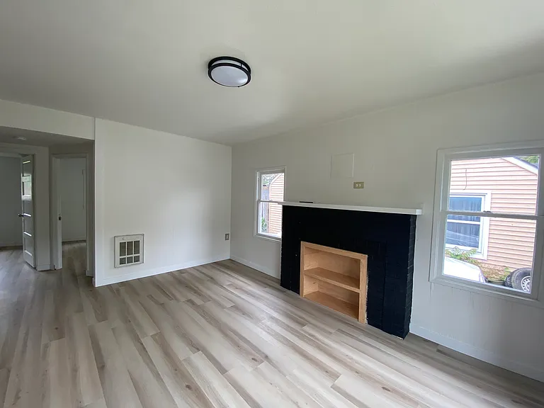 516 S 2nd St — Photo 5