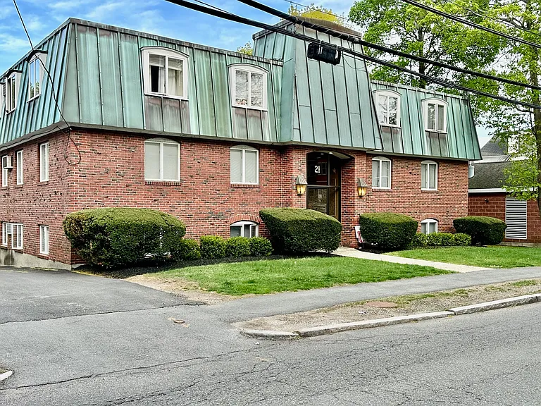 21 Greenwood St #14 — Photo 4