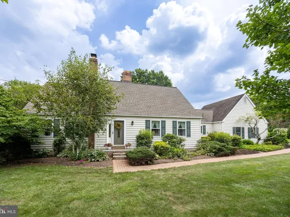 741 Cowpath Rd, Telford, PA 18969