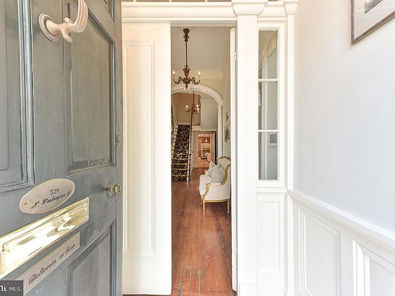 4th image of 329 N Washington St