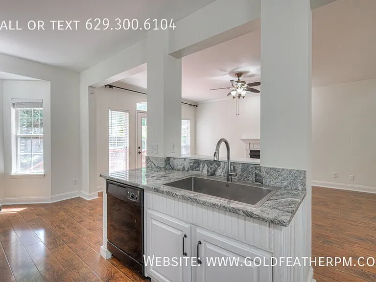 5888 Woodlands Ave — Photo 10