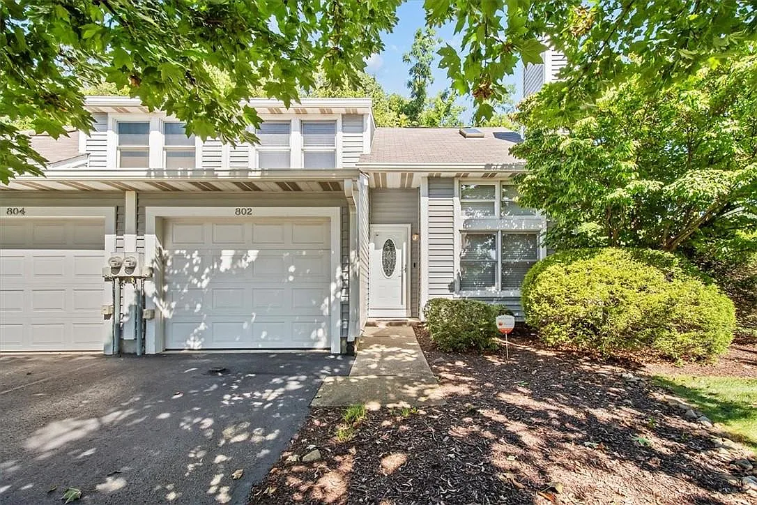 802 Brighton Woods Rd photo 1