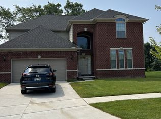 1566 Garden Park Dr, Troy, MI