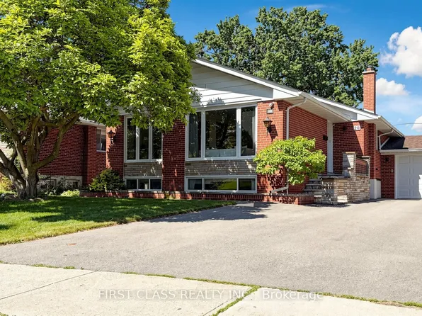 20 Brampton Rd, Toronto, ON M9R 3J1