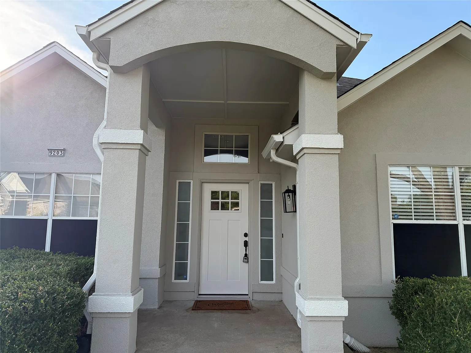 3 bed, 2.5 bath, 2346 sqft, $2,450 — Photo 3