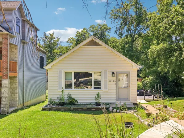 21279 W Shady Ln, Lake Zurich, IL 60047