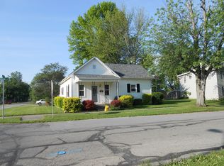 651 Jackson St, Hope, IN 47246