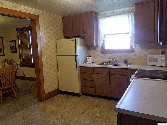 2nd image of 1605 Mulholland St