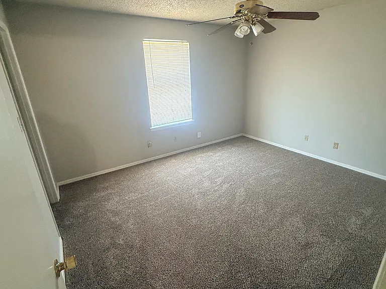 828 Hardy Springs Cir #C — Photo 7