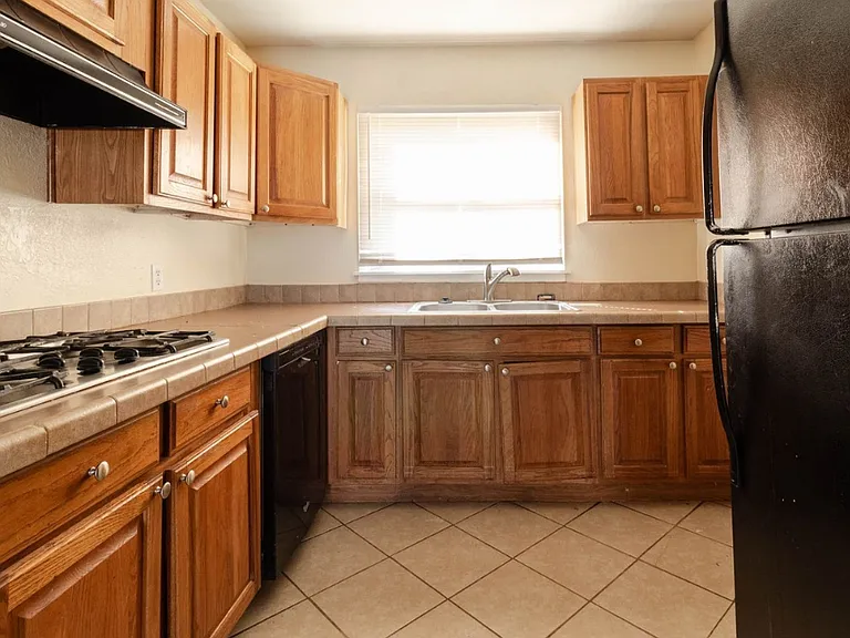 43 Gilbert Ave #1F — Photo 27
