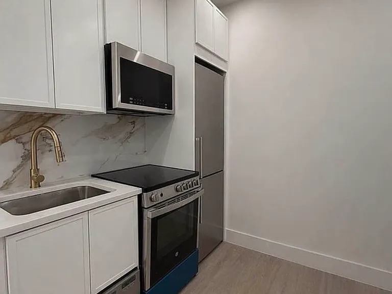 28 Bedford St #8 — Photo 3