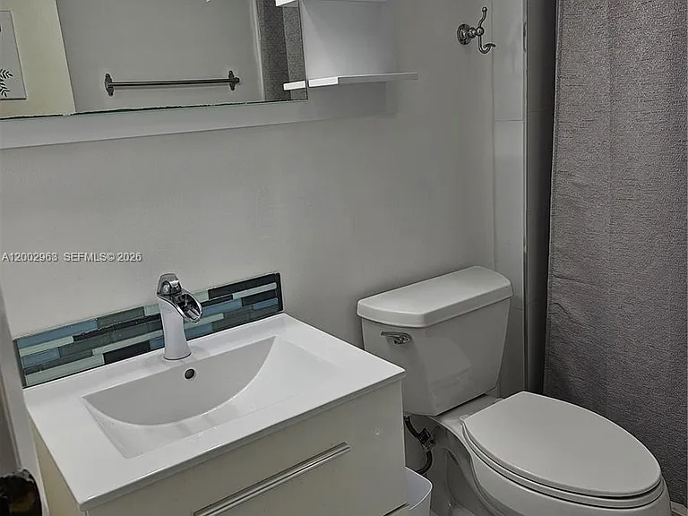 20400 W Country Club Dr #508 — Photo 11
