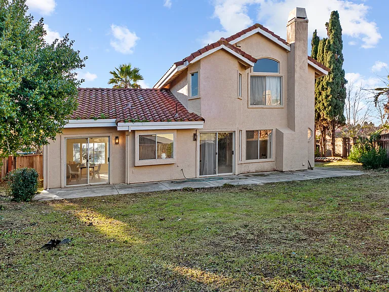 210 Hawkins St — Photo 26