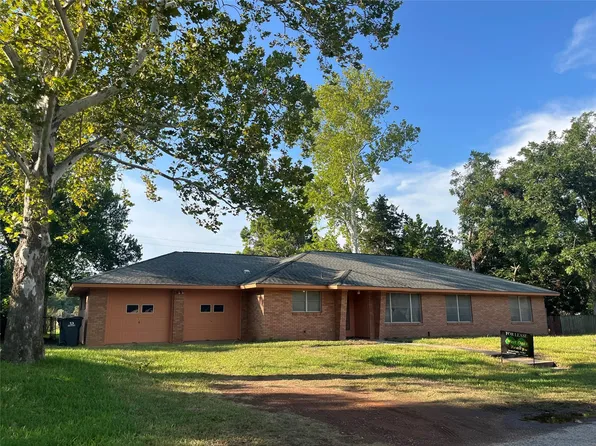 106 Jane Dr, Columbus, TX 78934