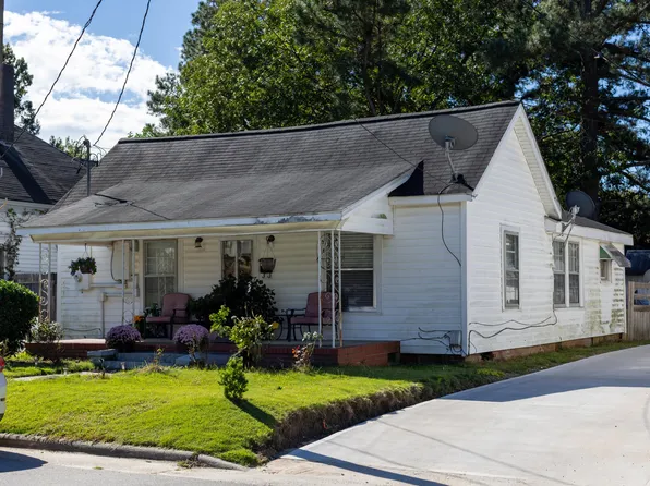 903 W Waddell St, Selma, NC 27576