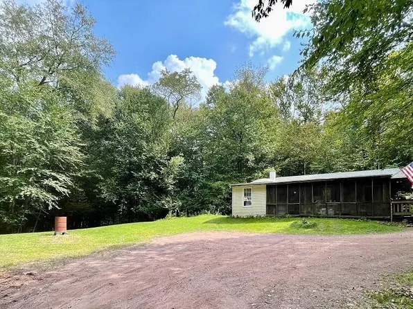 45 Jacob Rd, Waymart, PA 18472