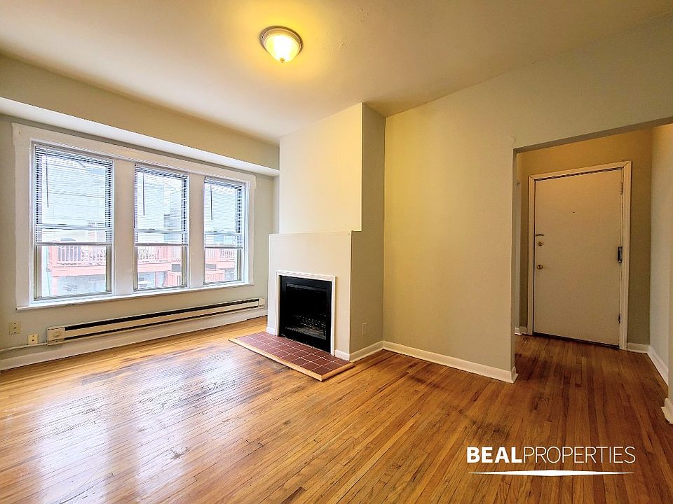 1st image of 624.5 W Barry Ave #B624x-w3