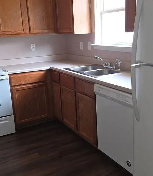 3204 Hereford Ln — Photo 9