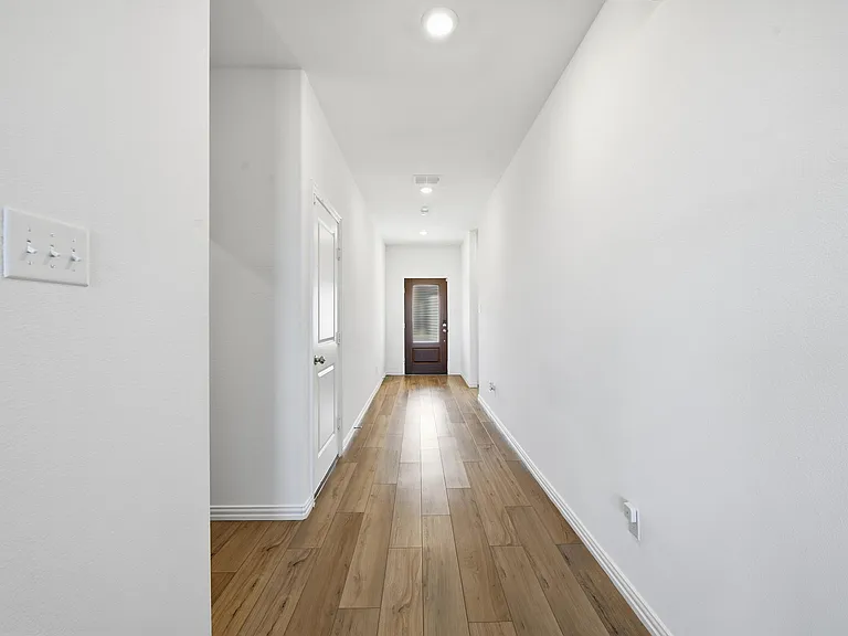 216 Post Oak St — Photo 12