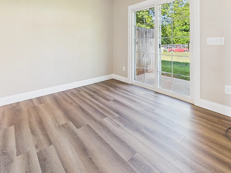 1329 Filbert St — Photo 4