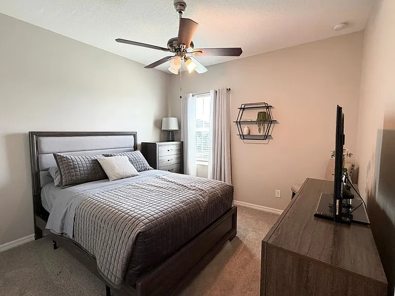 1659 Chatsworth Cir — Photo 16