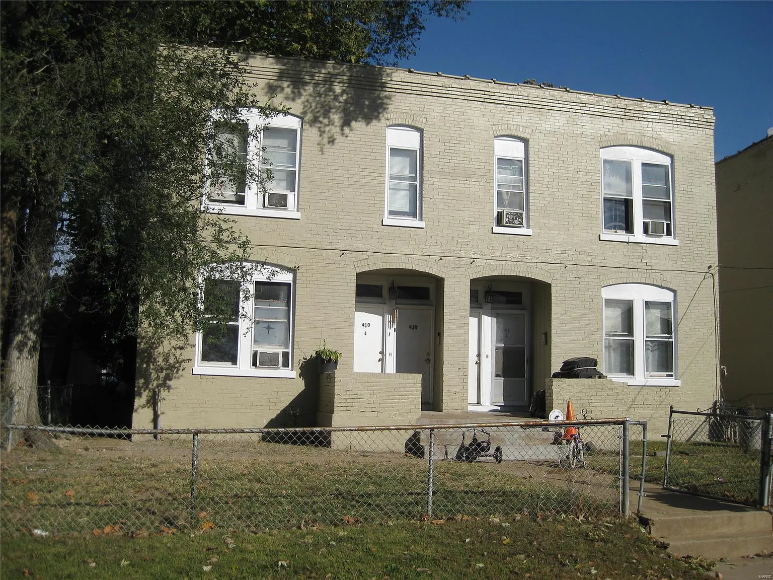 410 Benton St photo 1