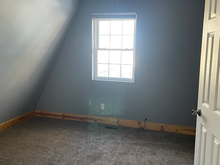 308 E Berry St #B — Photo 9