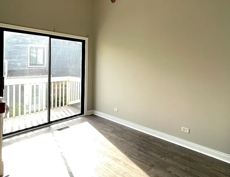 476 Harrison Ct — Photo 5