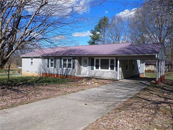 3rd image of 204 1st Cir