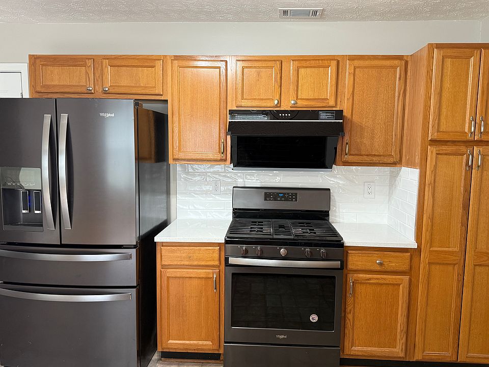 1st image of 2154 Oakland Farm Dr