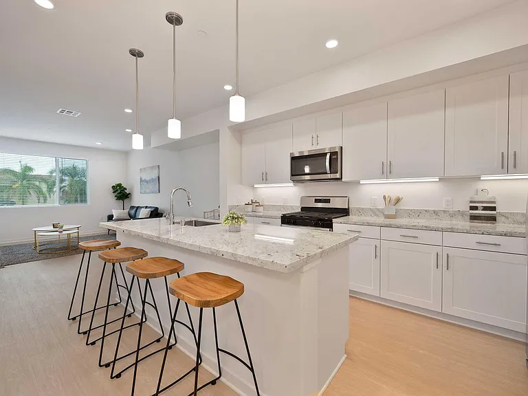 River Gate Townhomes — Photo 15