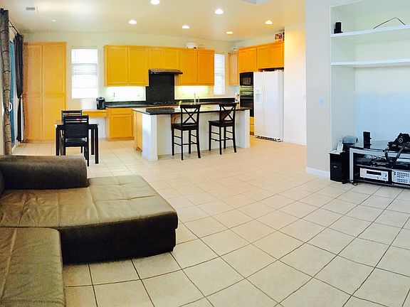 Great kitchen/family room