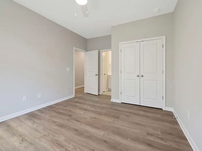 1712 Ballard Dr — Photo 3