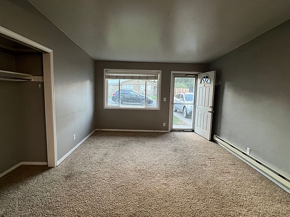 3rd image of 109 Princeton Ave N