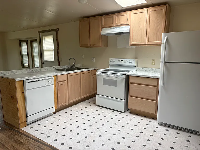 80930 N Pacific Hwy #6 — Photo 6