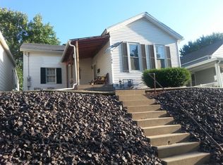 1104 Adams St, Quincy, IL 62301