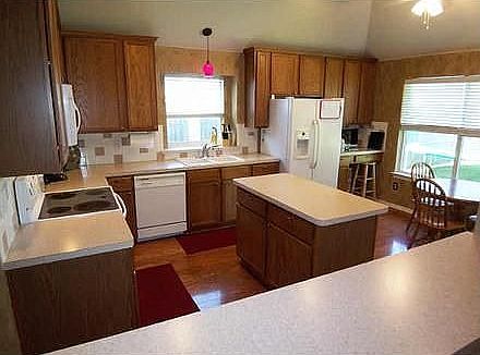 4th image of 2601 Oxford Oaks Ln