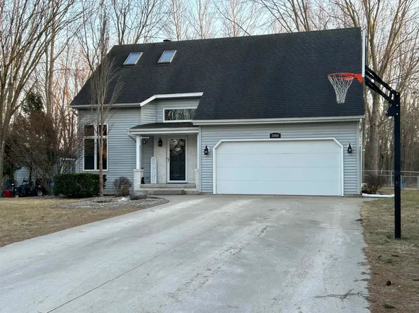 3060 Kessler Dr, Bay City, MI 48706